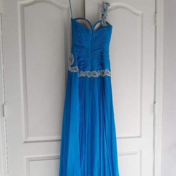 Custom made Sherri Hill Pageant Gown. Size 2 - Picture 5 of 8